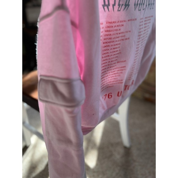 ACDC Band‎ Cropped Sweatshirt Pink Rock Concert Tour Graphic Pullover - Picture 3 of 6